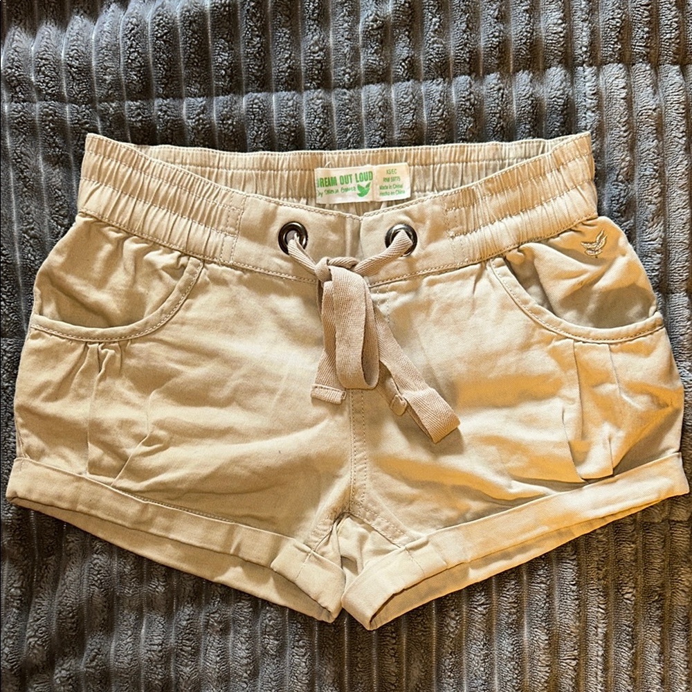 Selena Gomez Beige Cargo Shorts (dream out loud)